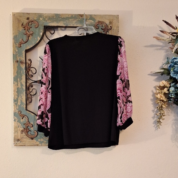 CeCe Black Blouse with Pink Floral Sleeves. Excellent Condition NWOT Size XL - Picture 8 of 12